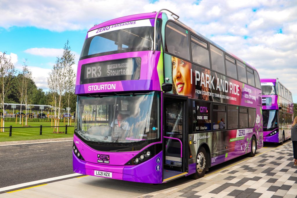 Ônibus elétrico BYD ADL Enviro400EV para Stourton Park & Ride em Leeds.