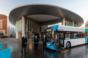 Paul Davies ; Martin Griffiths ; Graeme Dey ; Sam Greer ; ônibus elétrico BYD ADL