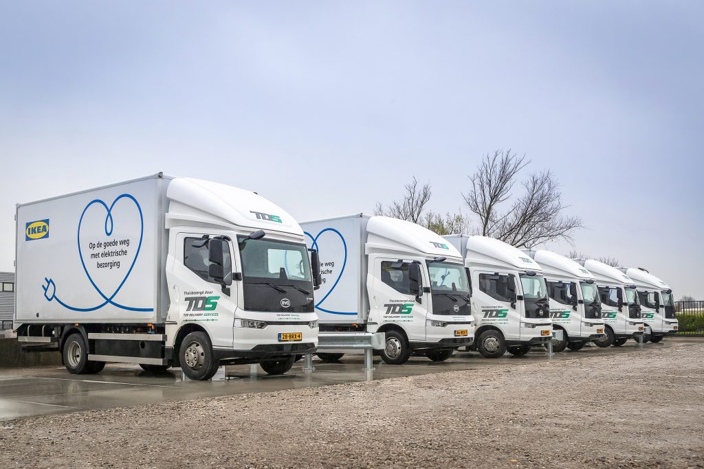 Frota de 10 Caminhões Elétricos BYD ETM6 da TDS entregue em cooperação com a Bluekens