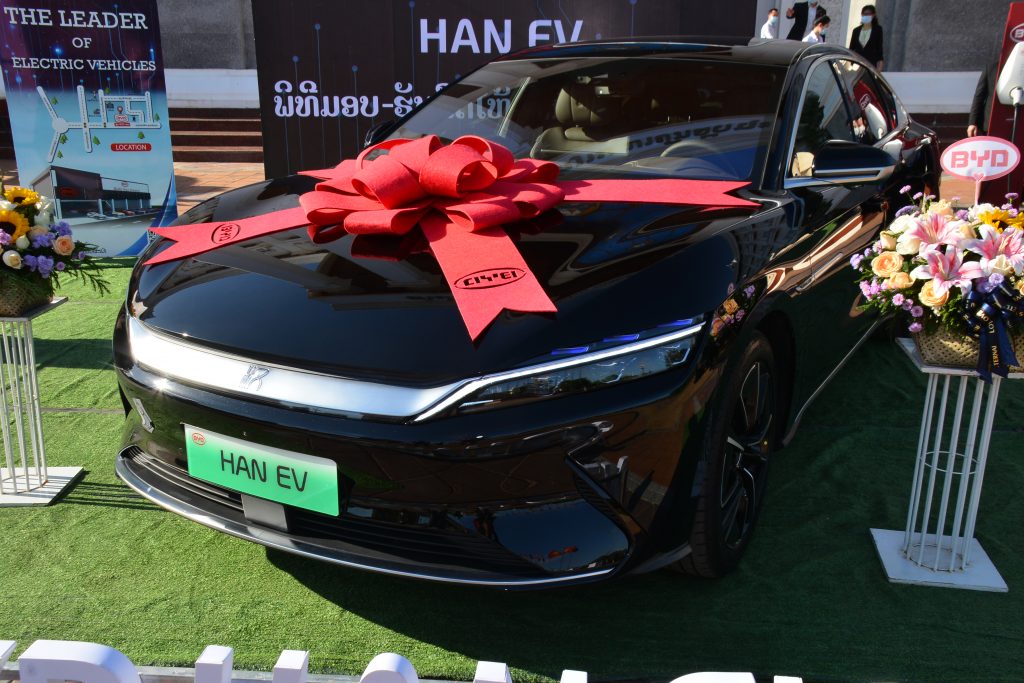 BYD HAN EV no Laos