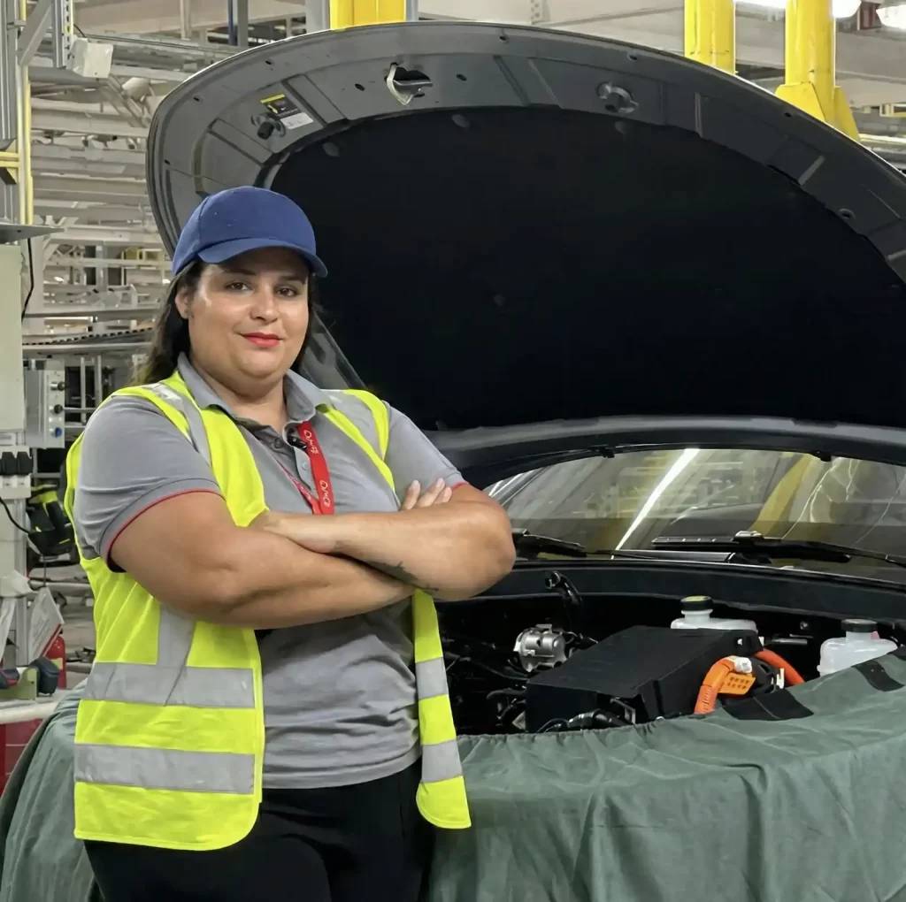 Jéssica Siqueira, líder de produção na BYD