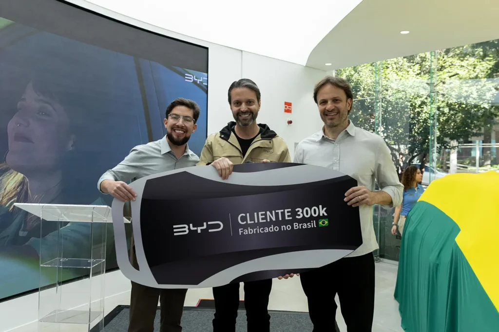 BYD atinge marca de 300 mil veículos vendidos no Brasil com Alexandre Baldy